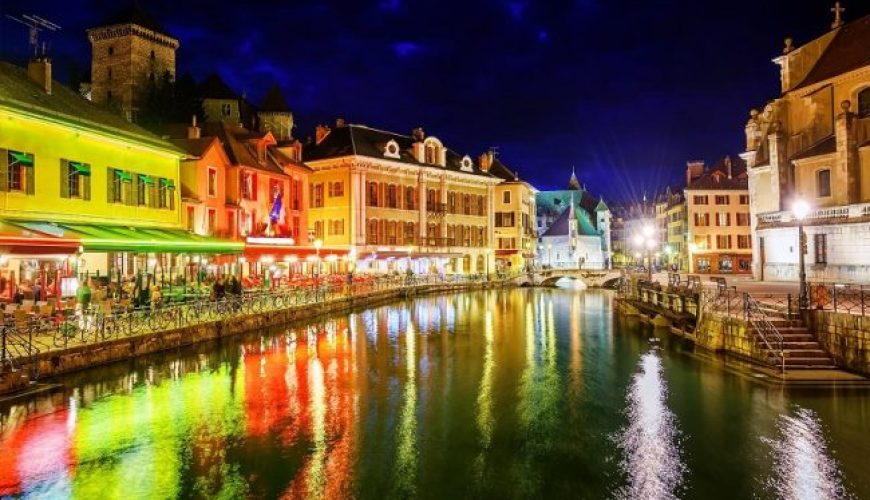 Nightlife Experiences in France Where the Evening Unfolds with Elegance and Energy