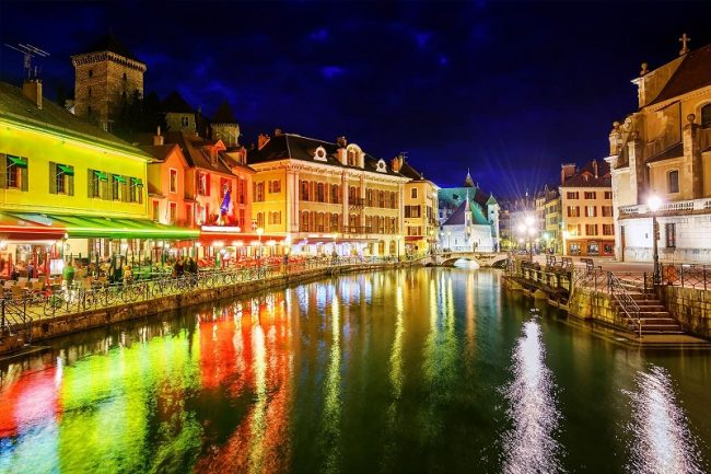 Nightlife Experiences in France Where the Evening Unfolds with Elegance and Energy